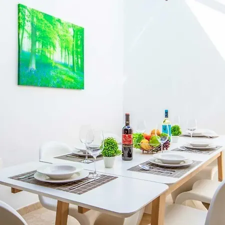 Playa Blanca Sleeps 8 Pool Air Con Wifi Playa Blanca (Lanzarote)