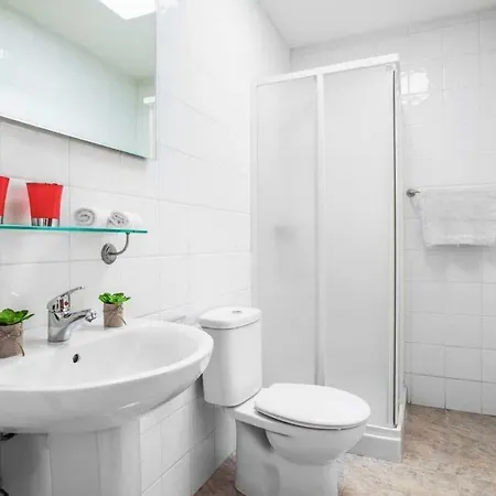 Playa Blanca Sleeps 8 Pool Air Con Wifi Villa