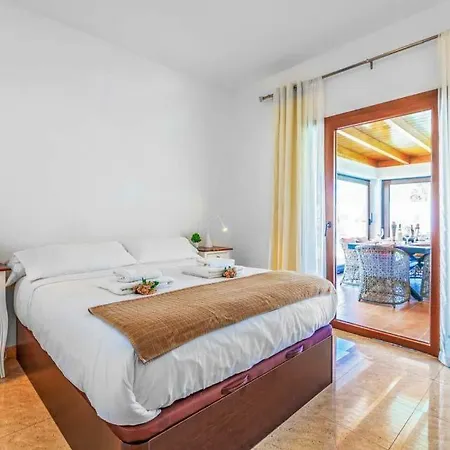Playa Blanca Sleeps 8 Pool Air Con Wifi Villa *