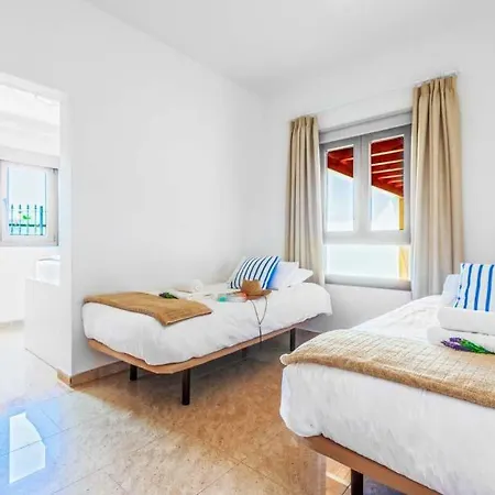 Villa Playa Blanca Sleeps 8 Pool Air Con Wifi