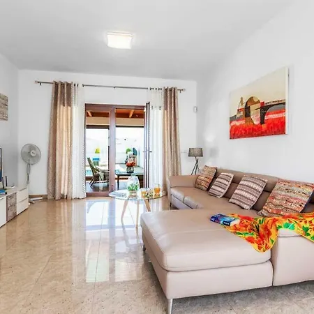 Playa Blanca Sleeps 8 Pool Air Con Wifi 플라야블랑카